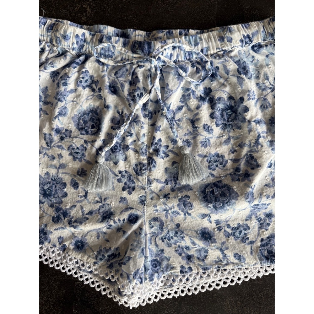 Haute Hippie Style Blue White Floral Cotton Crochet Trim Tassel Shorts Small‎